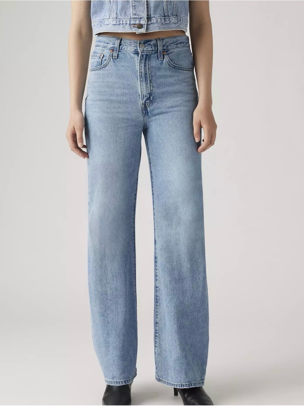 Women’s Levi’s Ribcage Wide leg Jeans Size 32 (Button Up)